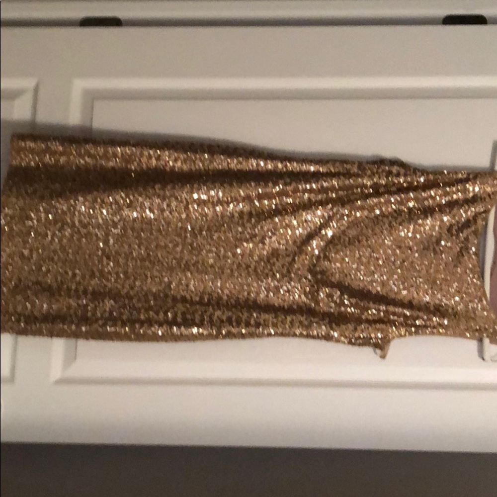 Great holiday cocktail dress!